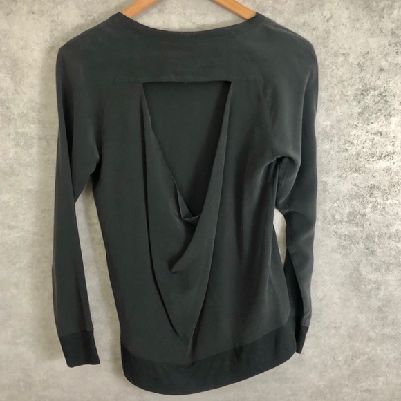 EUC Cut-Out long sleeved beautiful boat neck - Picture 7 of 11